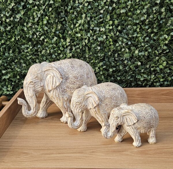  Elefante decorativo de resina